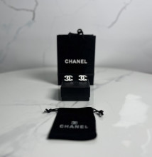 Loft Office With Vintage Decor For Creative Working